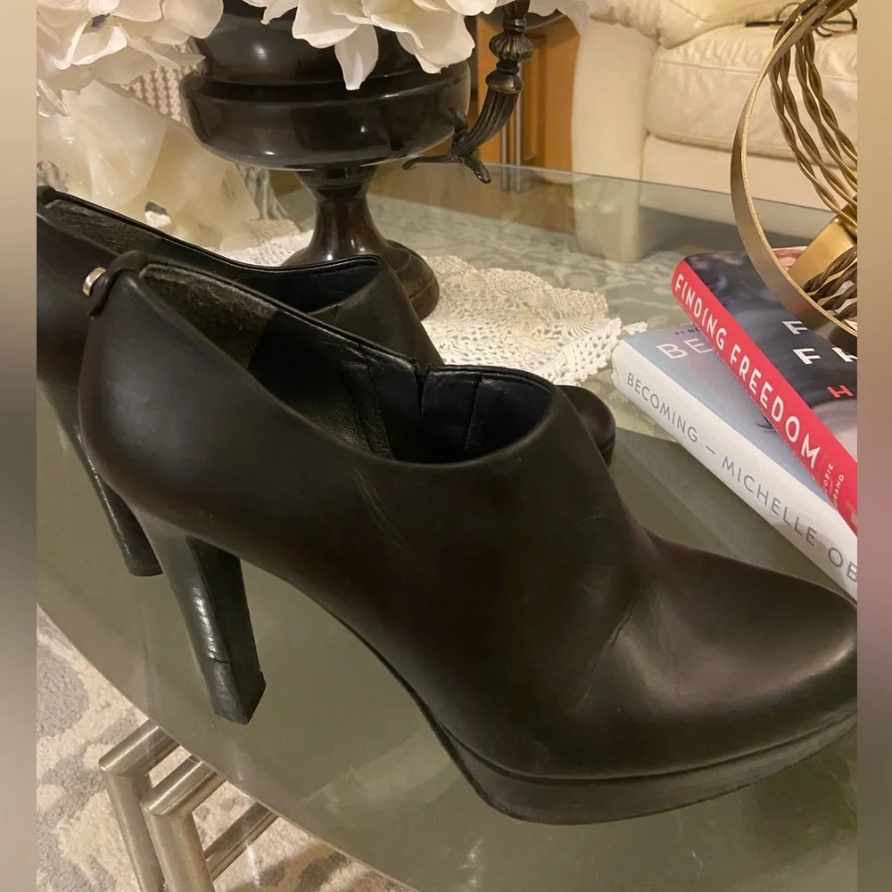 Stuart Weitzman ankle shoe boot - Picture 1 of 7